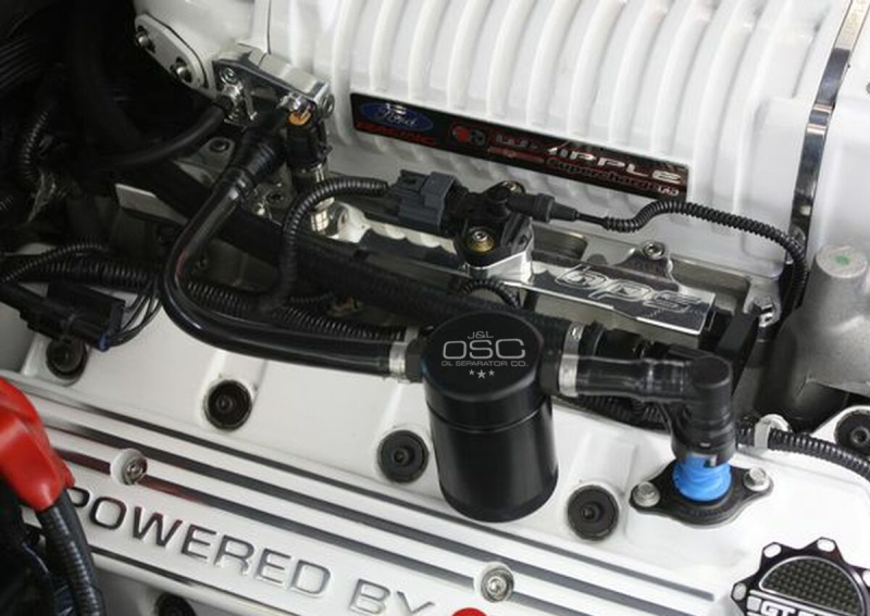 J&L 07-14 Ford Mustang GT500 Passenger Side Oil Separator 3.0 - Black Anodized - Bild 2
